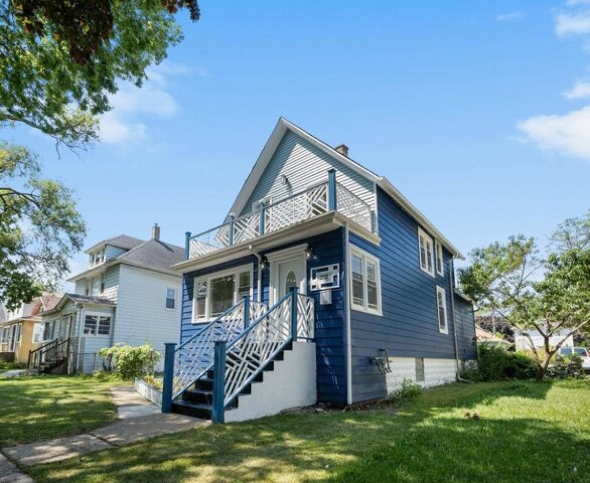 Picture of Home For Sale in Maywood, Illinois, United States