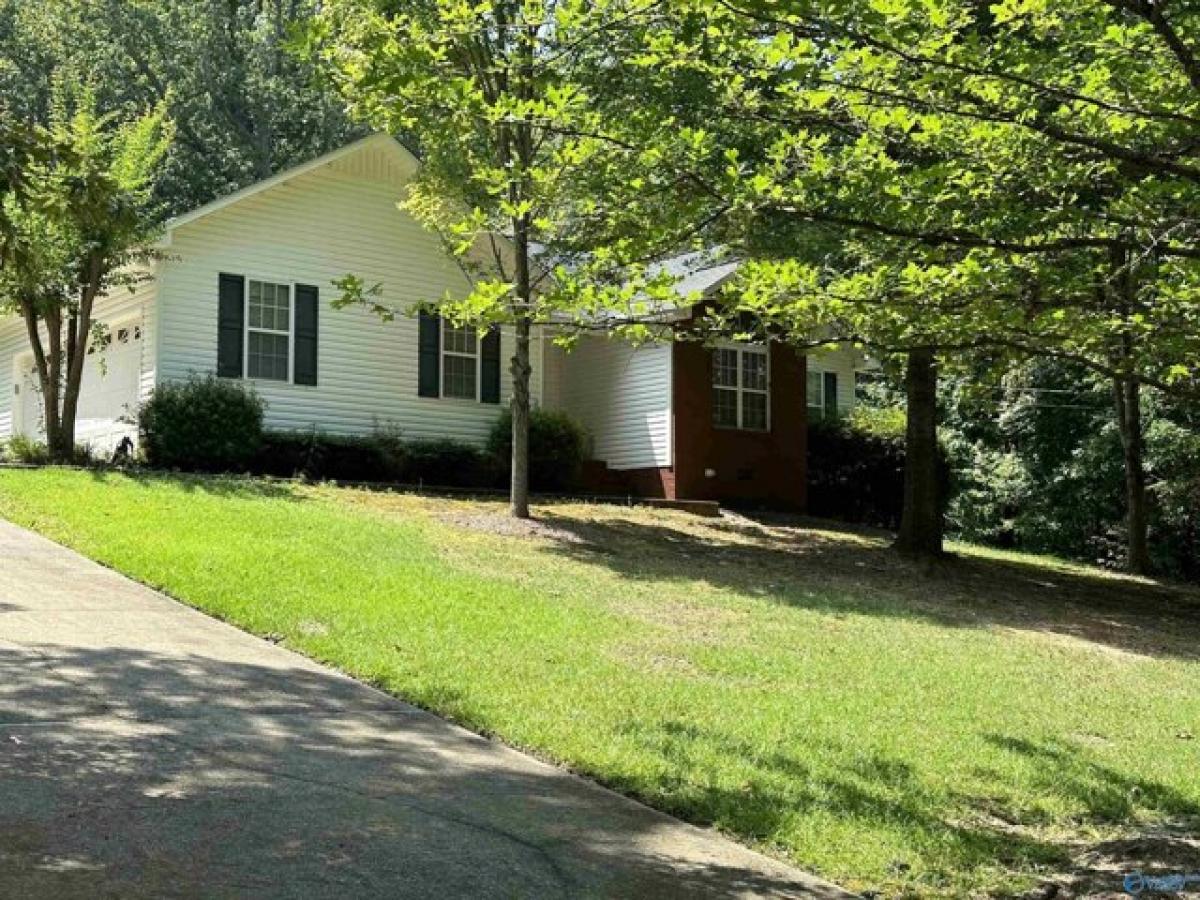 Picture of Home For Sale in Rainbow City, Alabama, United States