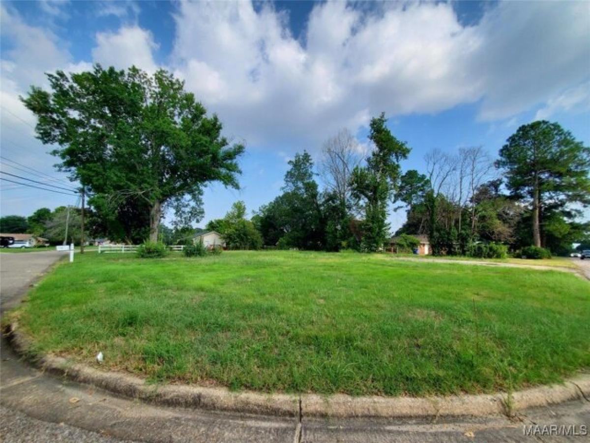 Picture of Residential Land For Sale in Prattville, Alabama, United States