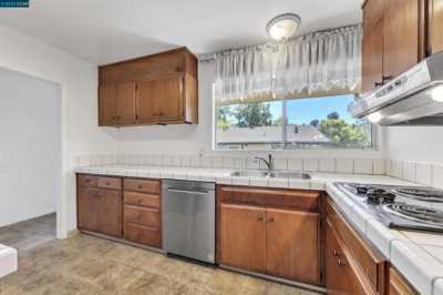 Home For Sale in Pinole, California