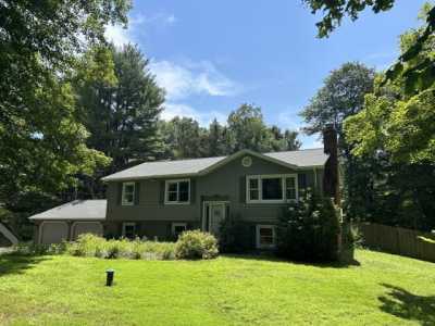 Home For Sale in Southbury, Connecticut