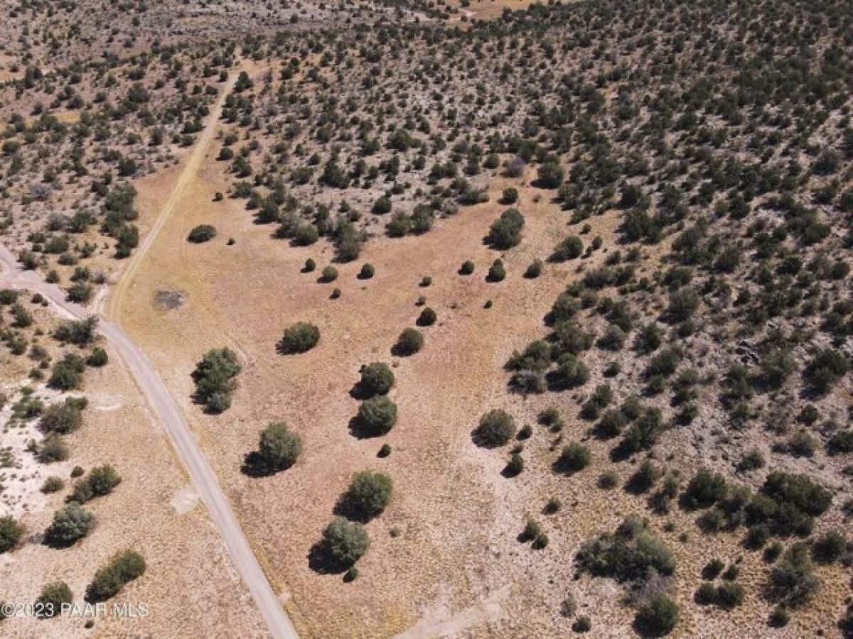 Picture of Residential Land For Sale in Paulden, Arizona, United States