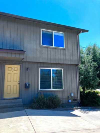 Home For Rent in Healdsburg, California