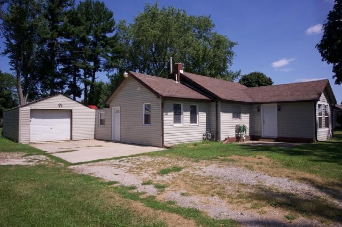 Picture of Home For Sale in La Porte, Indiana, United States