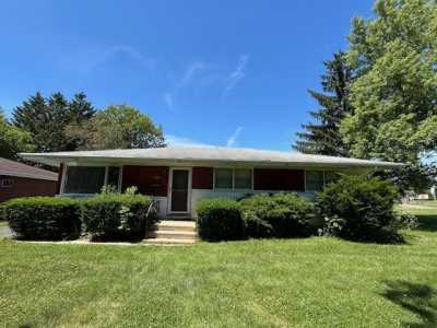 Home For Sale in Zion, Illinois