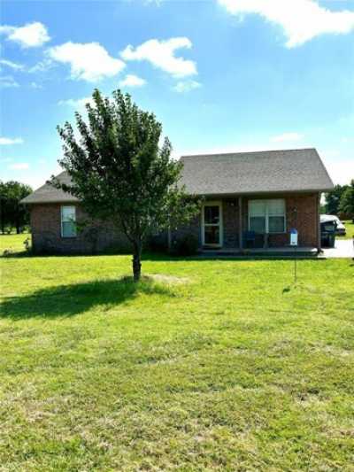 Home For Sale in Lone Grove, Oklahoma