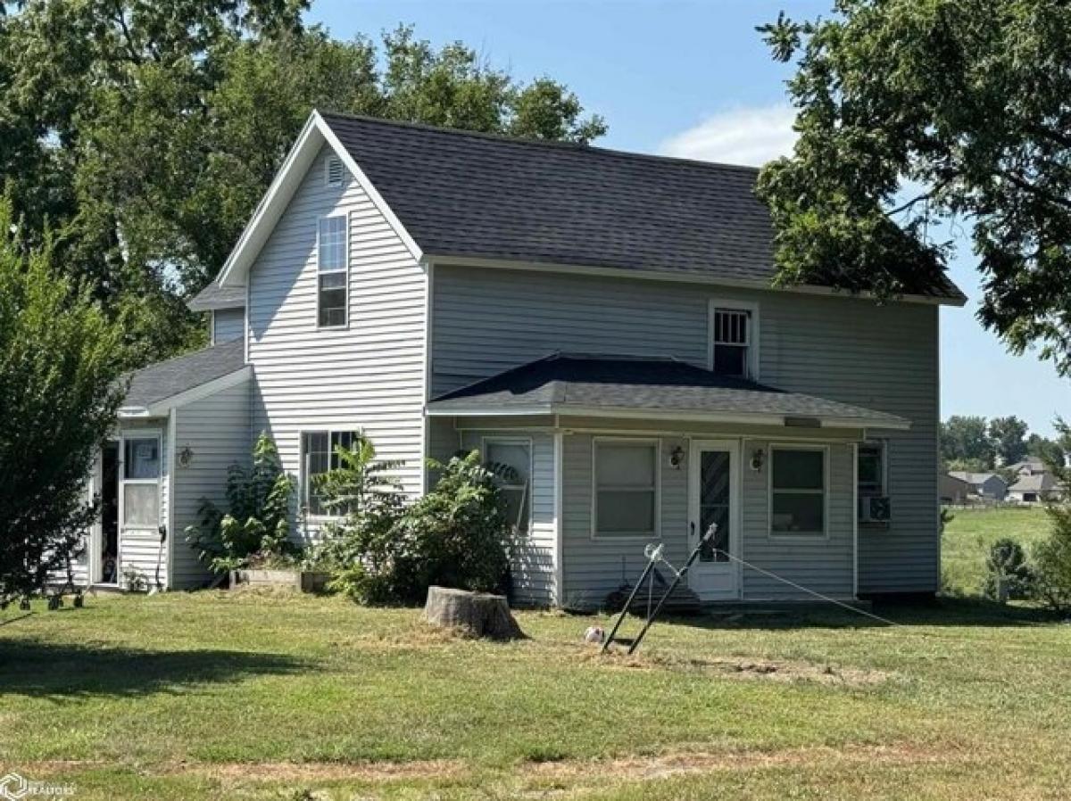 Picture of Home For Sale in Creston, Iowa, United States