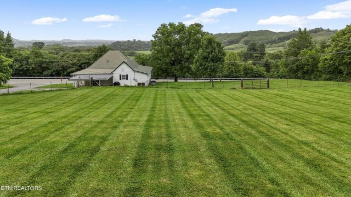 Picture of Home For Sale in Tellico Plains, Tennessee, United States