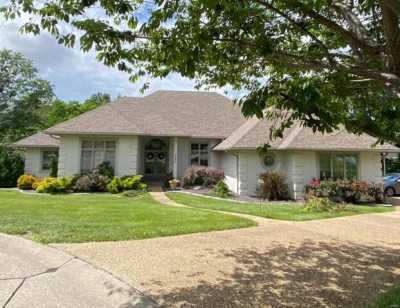 Home For Sale in Jackson, Missouri