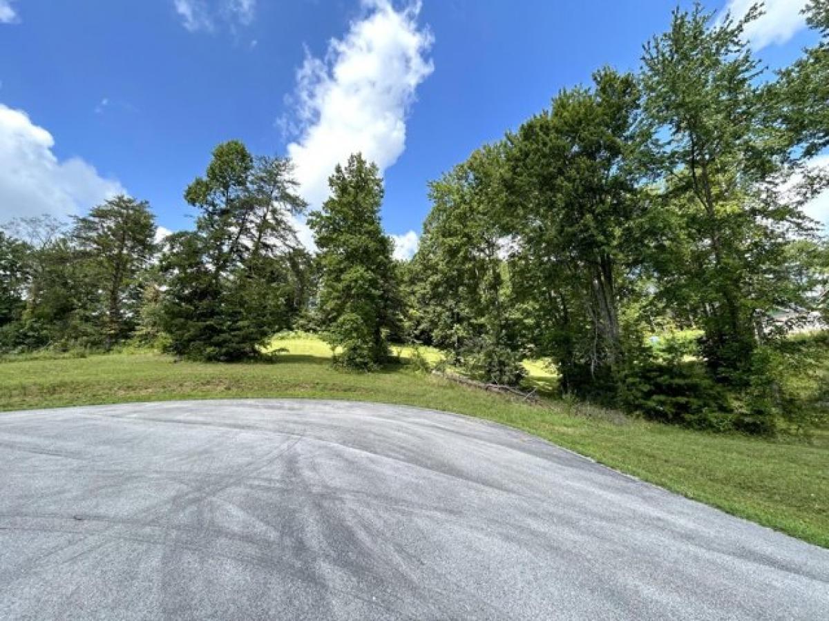 Picture of Residential Land For Sale in London, Kentucky, United States