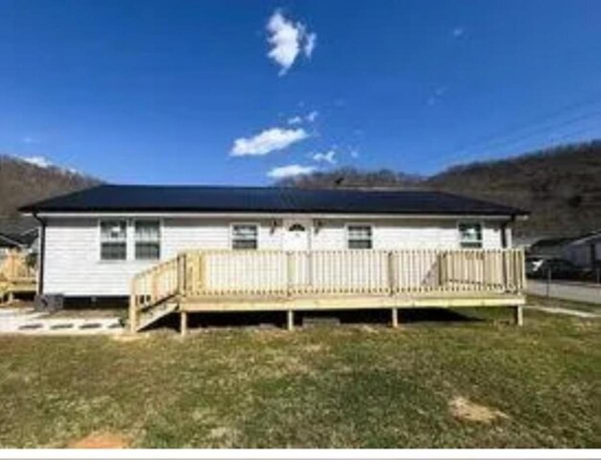 Picture of Home For Sale in Prestonsburg, Kentucky, United States