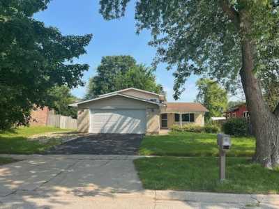 Home For Sale in Hampshire, Illinois