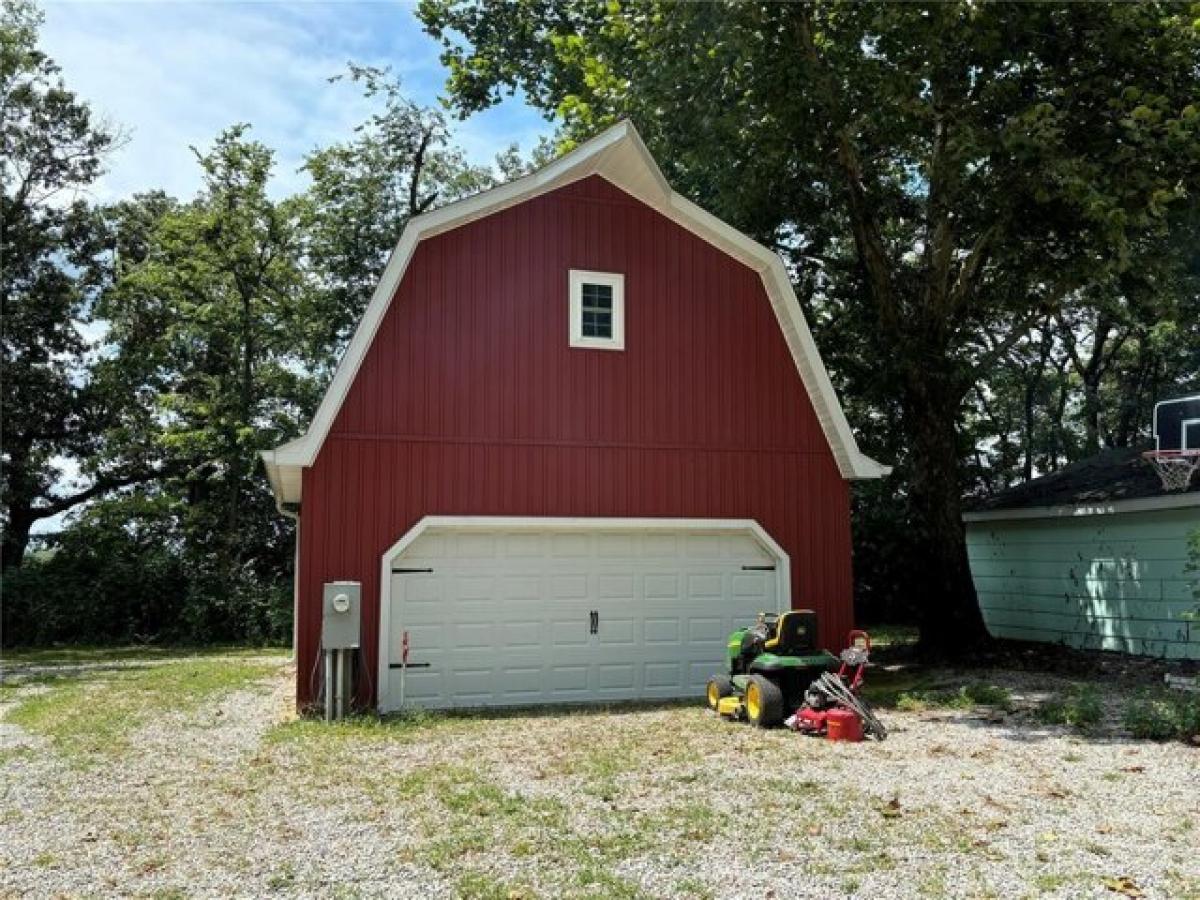 Picture of Residential Land For Sale in Carlyle, Illinois, United States