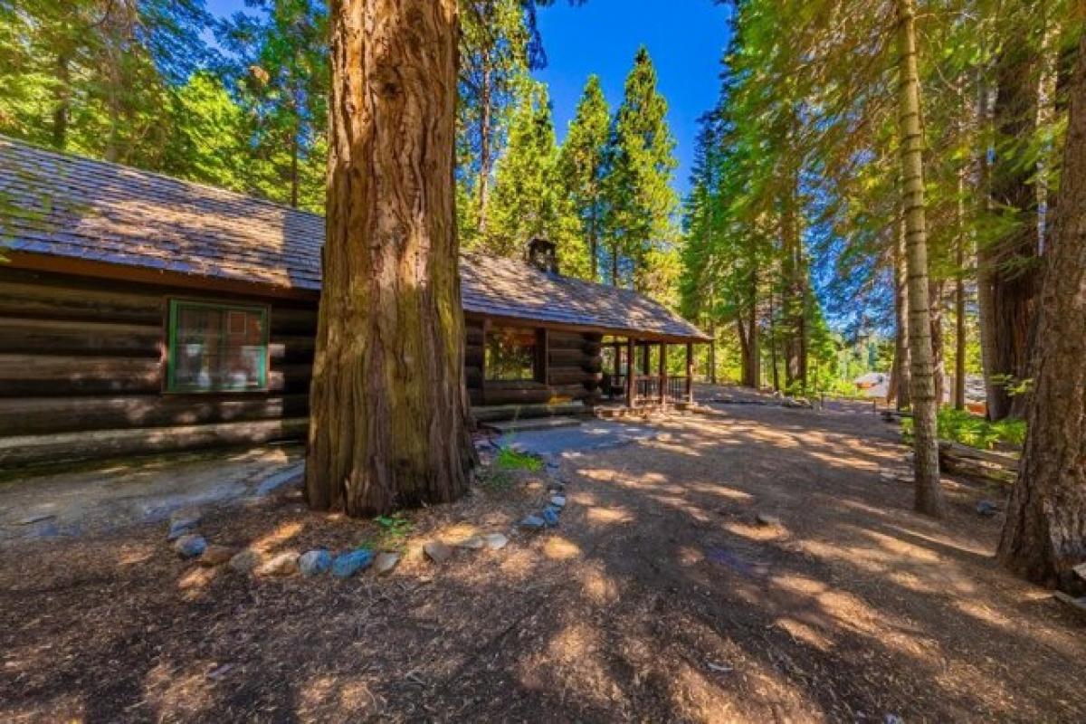 Picture of Home For Sale in Fish Camp, California, United States