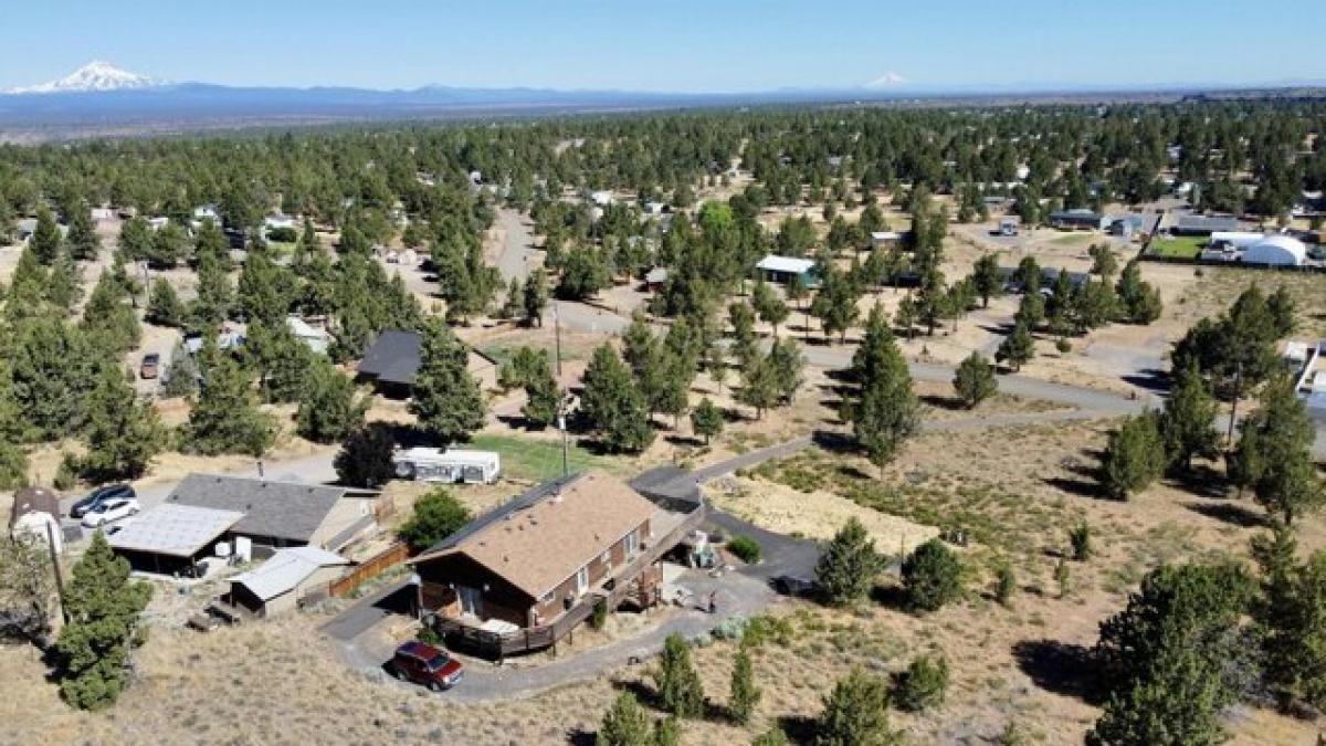 Picture of Home For Sale in Terrebonne, Oregon, United States