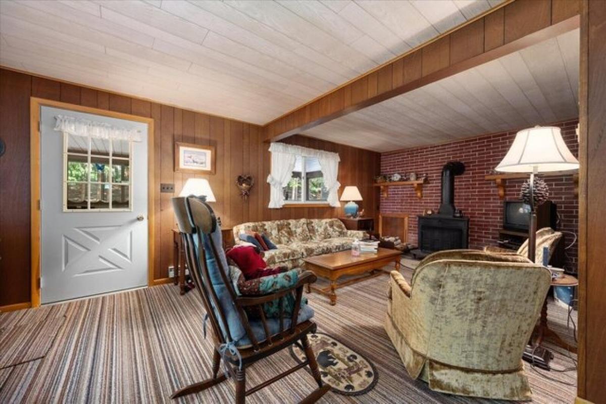 Picture of Home For Sale in Old Forge, New York, United States