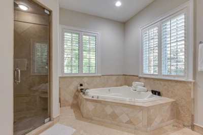 Home For Sale in Lake Forest, Illinois