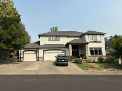 Home For Sale in McMinnville, Oregon