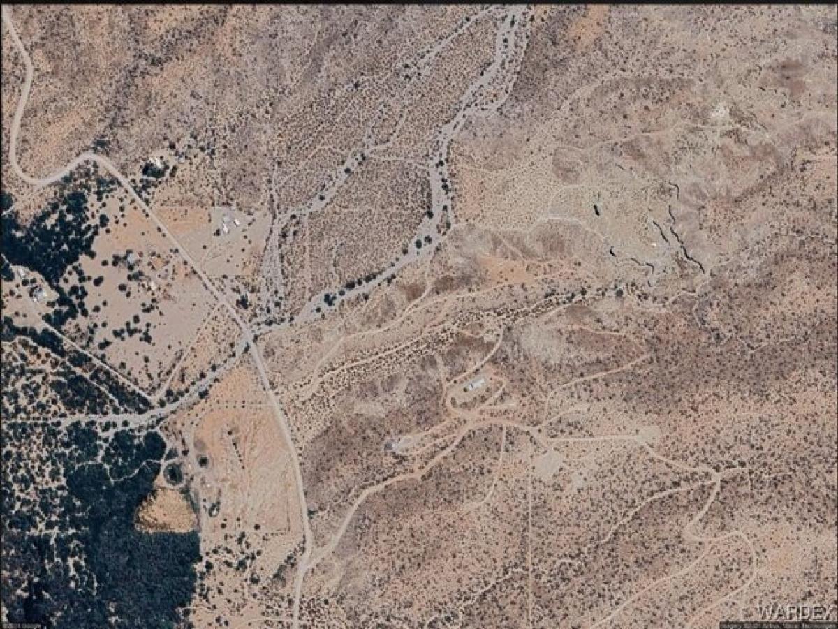 Picture of Residential Land For Sale in Wikieup, Arizona, United States