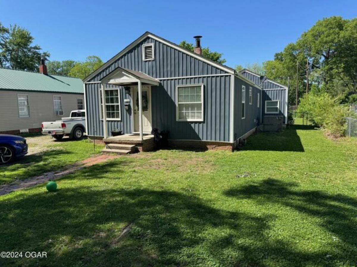 Picture of Home For Sale in Baxter Springs, Kansas, United States