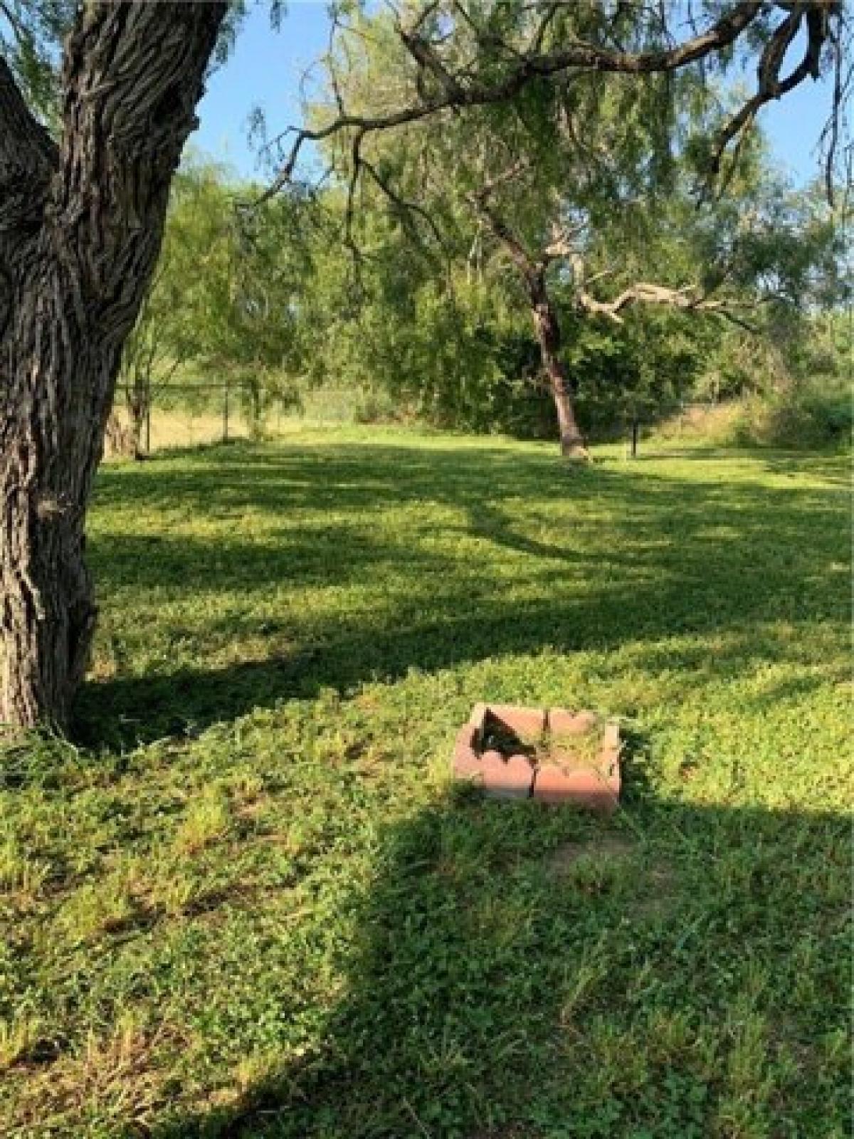 Picture of Home For Sale in Mathis, Texas, United States