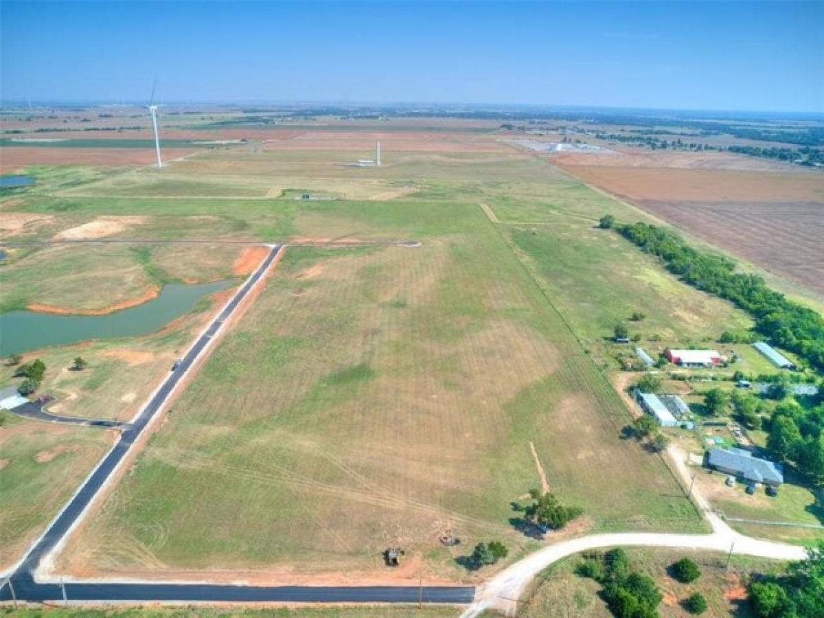 Picture of Residential Land For Sale in Tuttle, Oklahoma, United States