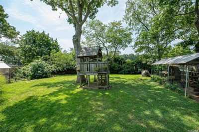 Home For Sale in West Islip, New York