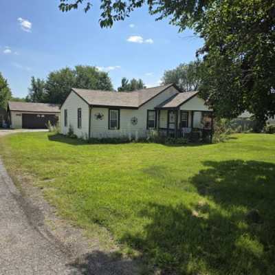 Home For Sale in Fruitland, Iowa