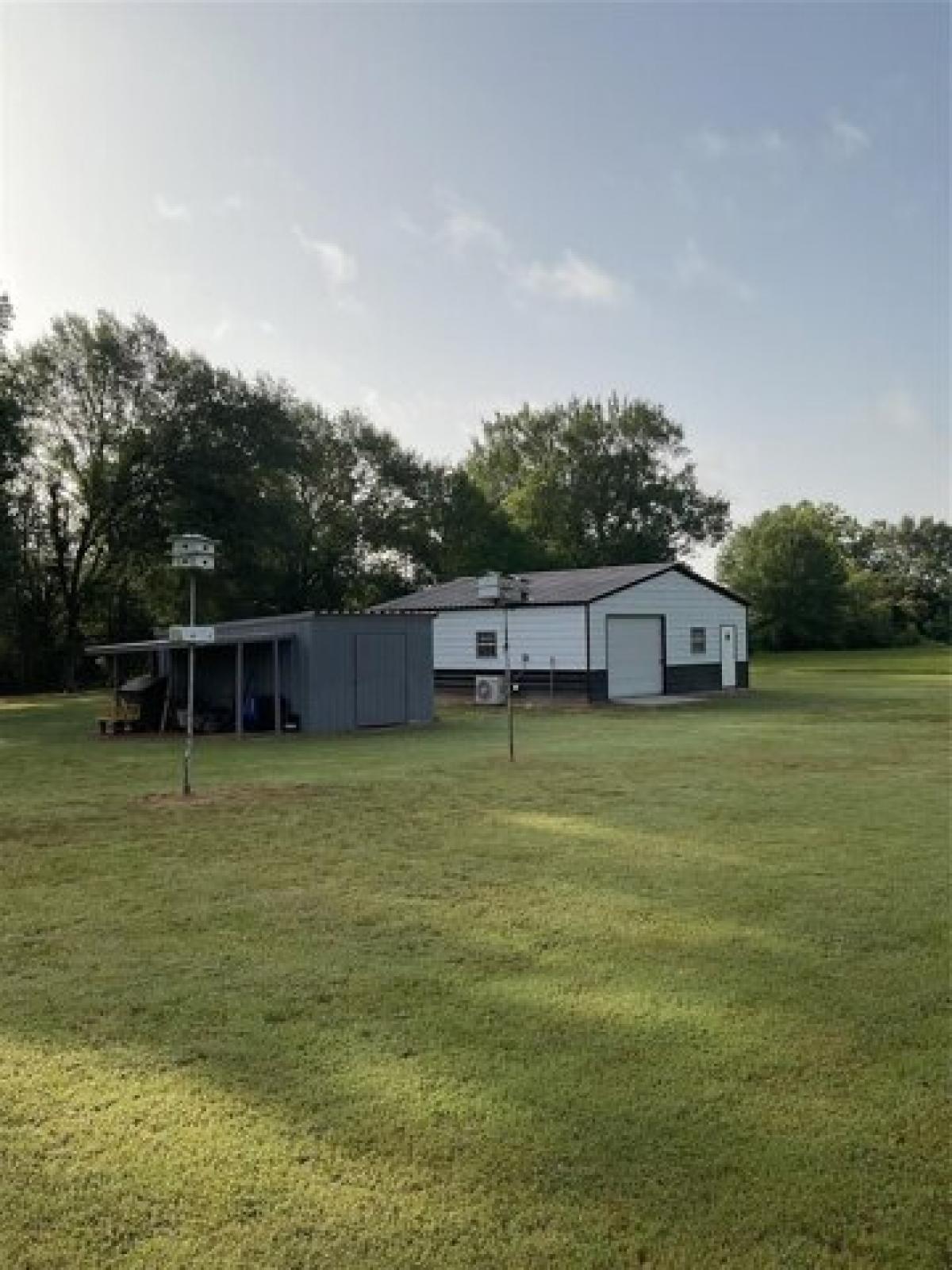 Picture of Home For Sale in Bogata, Texas, United States