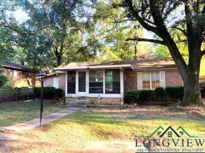 Home For Sale in Gladewater, Texas