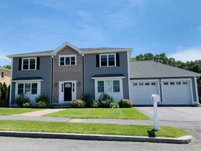 Home For Rent in Waltham, Massachusetts