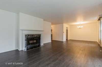 Home For Rent in Highland Park, Illinois