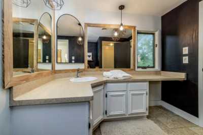 Home For Sale in Pewaukee, Wisconsin