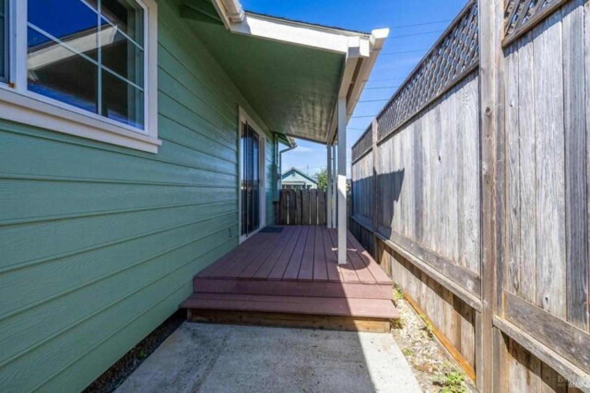 Picture of Home For Sale in Fort Bragg, California, United States