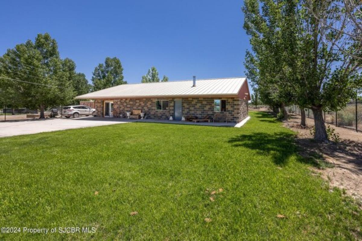 Picture of Home For Sale in Farmington, New Mexico, United States