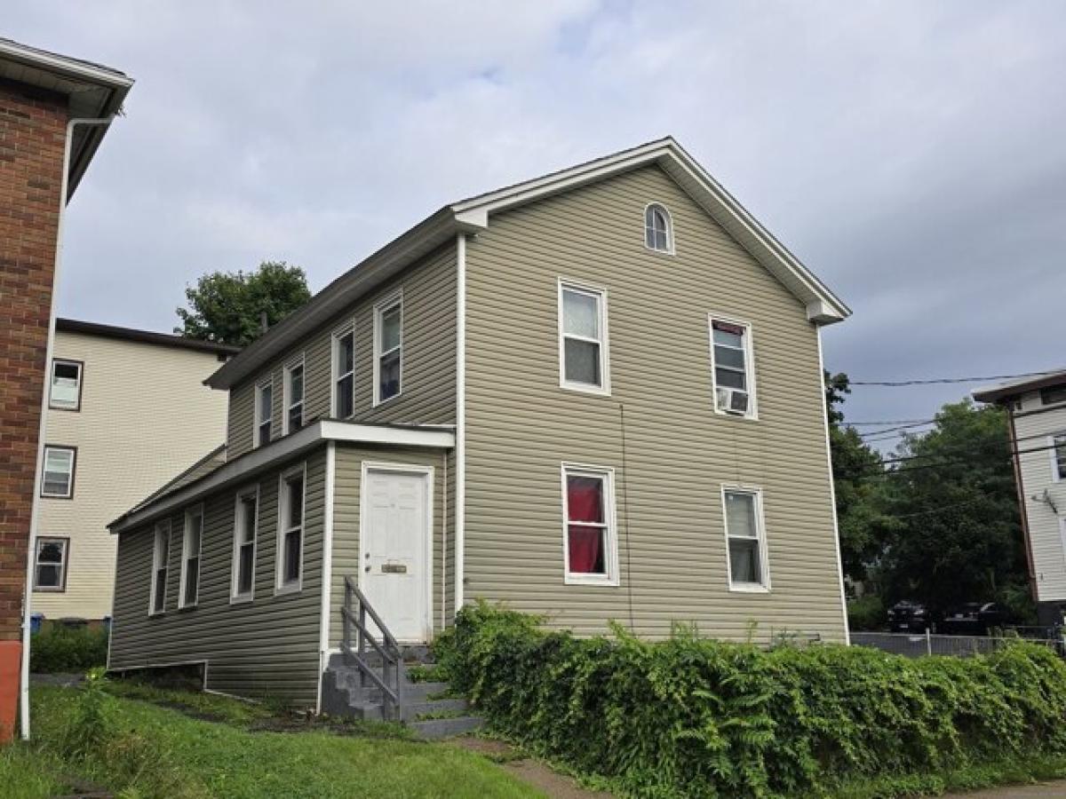 Picture of Home For Sale in New Britain, Connecticut, United States