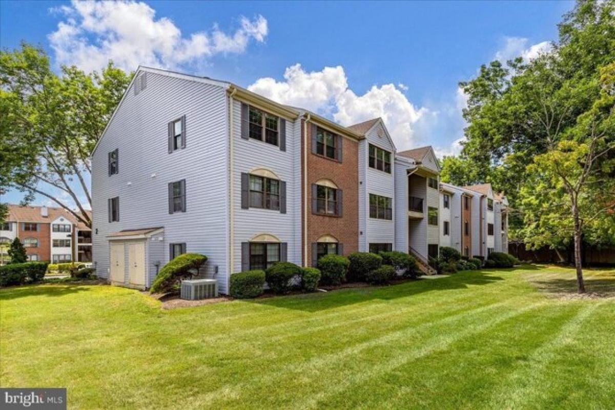 Picture of Home For Sale in Lawrenceville, New Jersey, United States