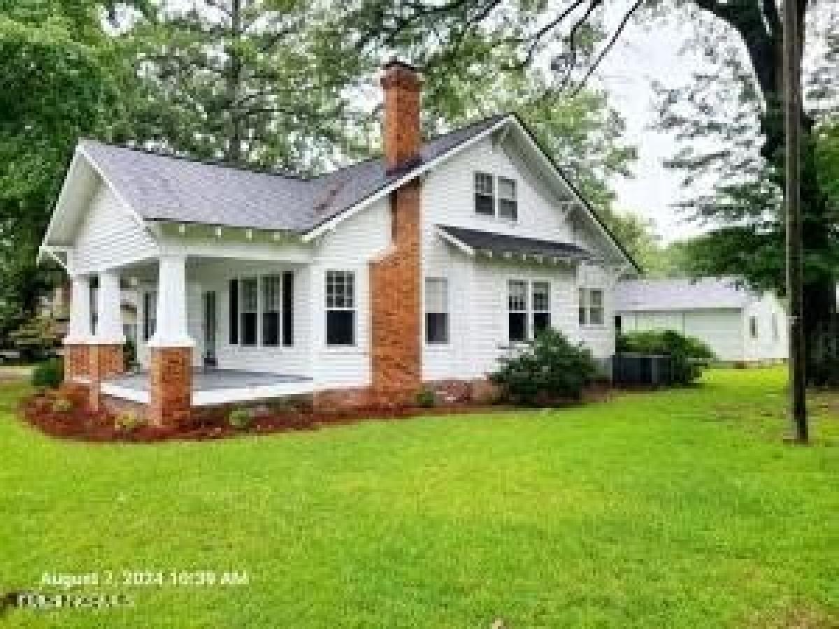 Picture of Home For Sale in Roseboro, North Carolina, United States