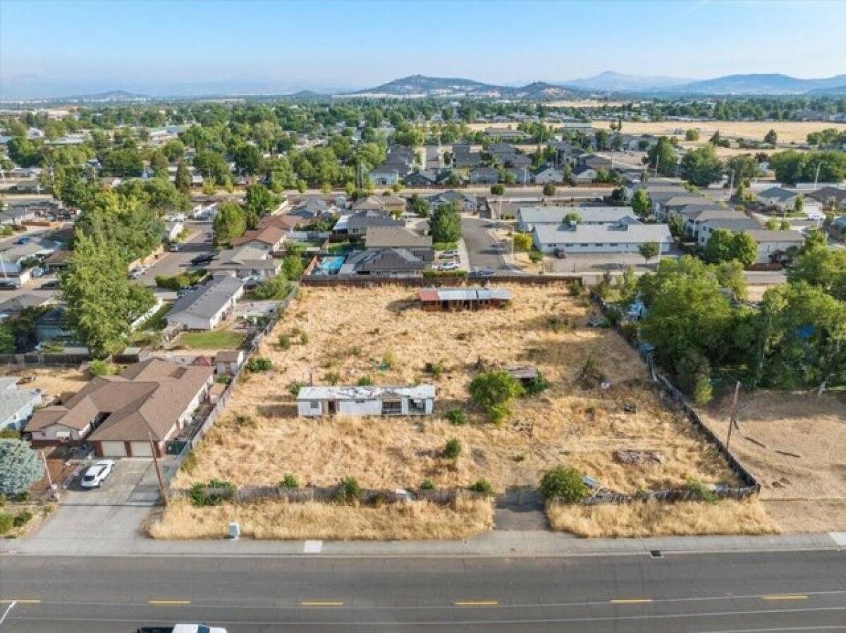 Picture of Residential Land For Sale in White City, Oregon, United States