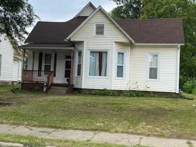 Home For Sale in Marshall, Missouri