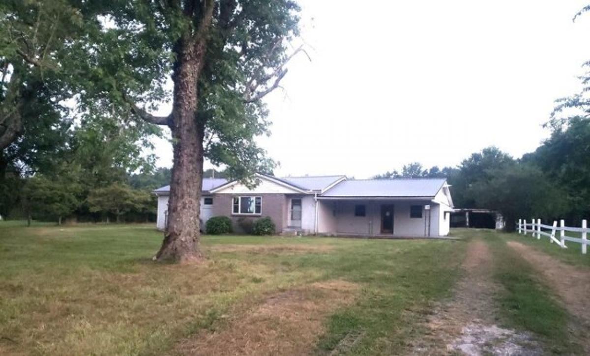 Picture of Home For Sale in Newport, Tennessee, United States