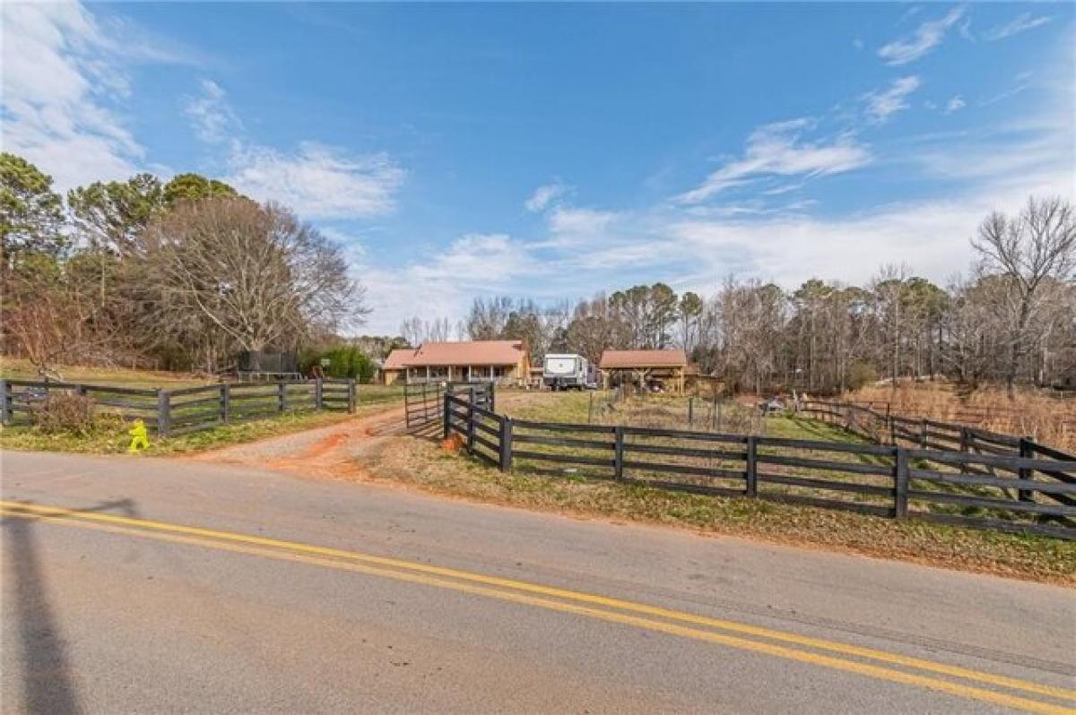 Picture of Residential Land For Sale in Alpharetta, Georgia, United States