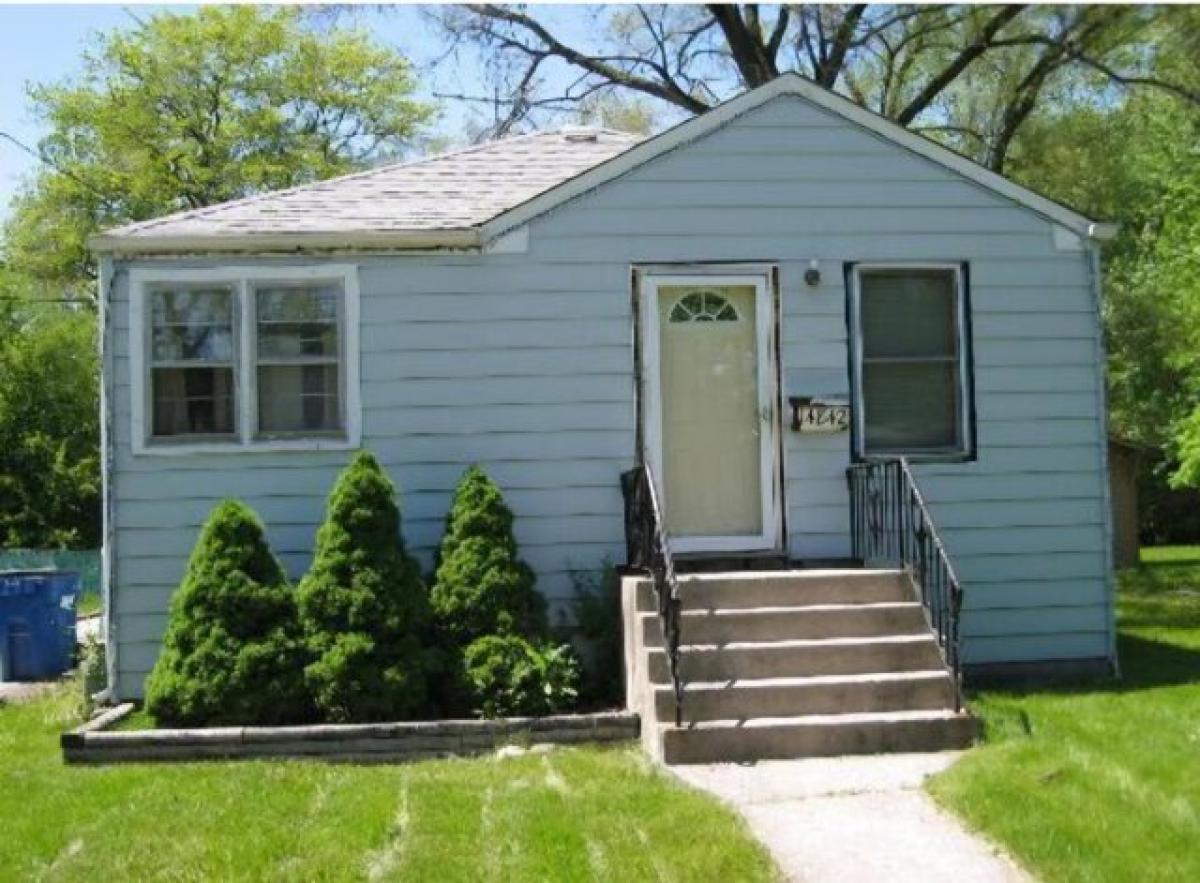 Picture of Home For Sale in South Holland, Illinois, United States