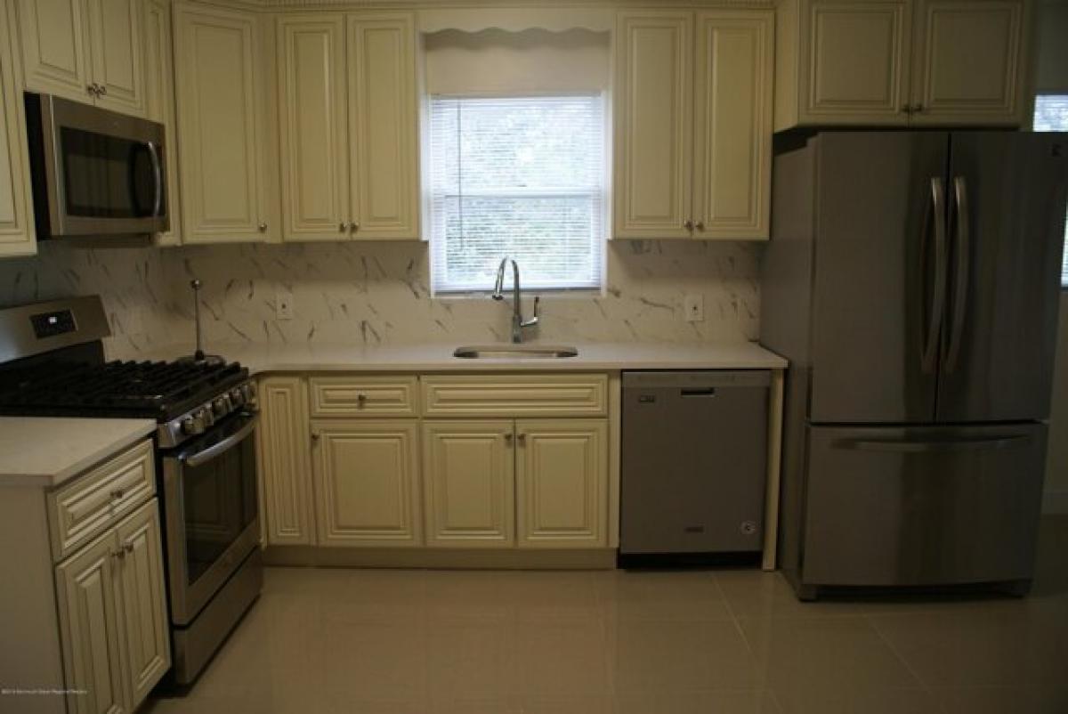 Picture of Home For Rent in Manalapan, New Jersey, United States