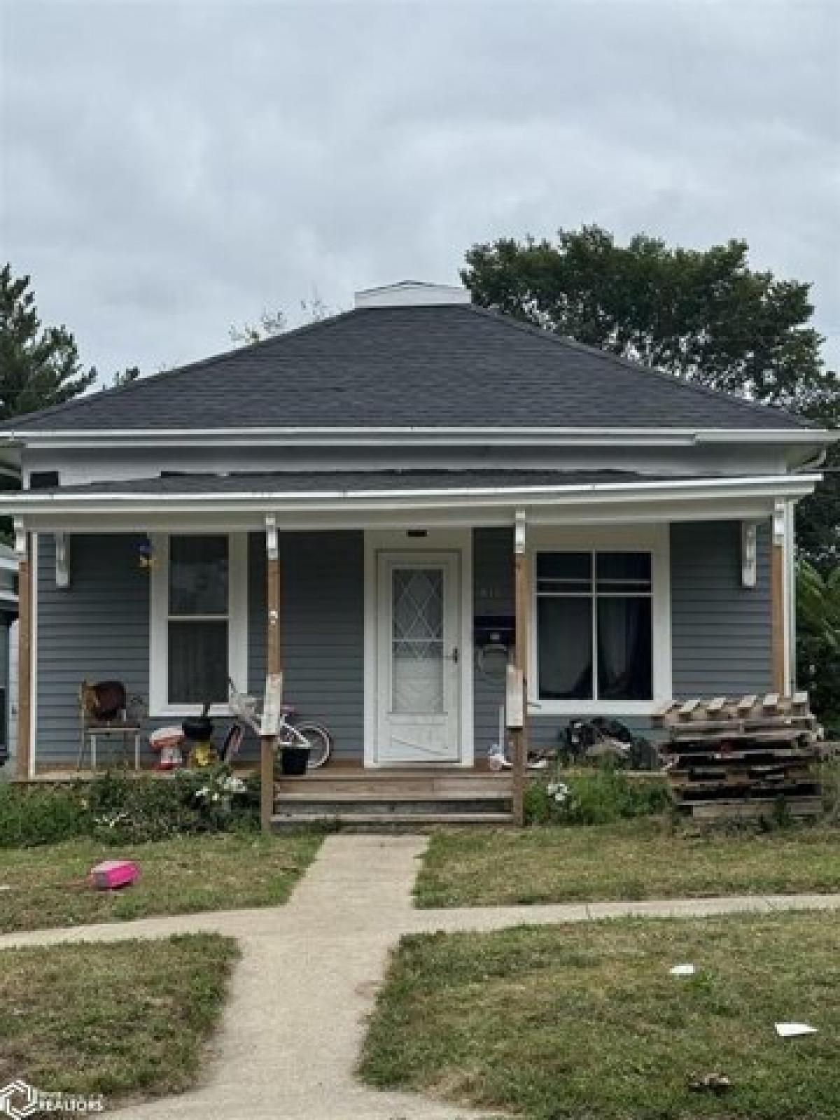 Picture of Home For Sale in Creston, Iowa, United States