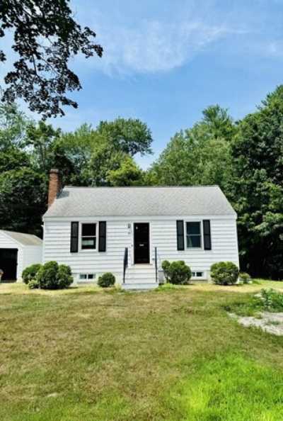 Home For Sale in Lynnfield, Massachusetts