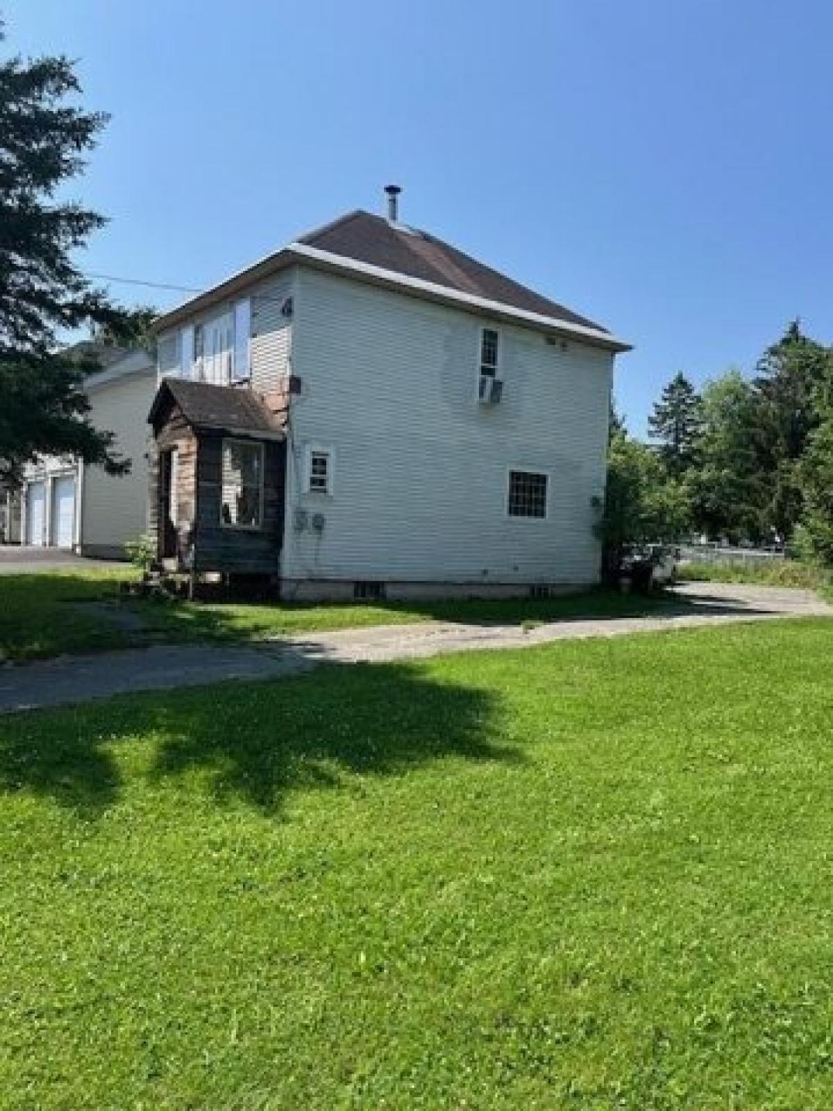 Picture of Home For Sale in Fort Fairfield, Maine, United States