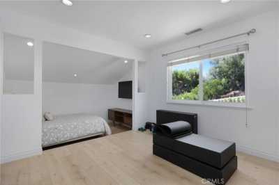 Home For Sale in Oak Park, California