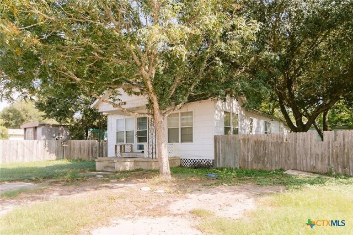 Picture of Home For Sale in Cuero, Texas, United States