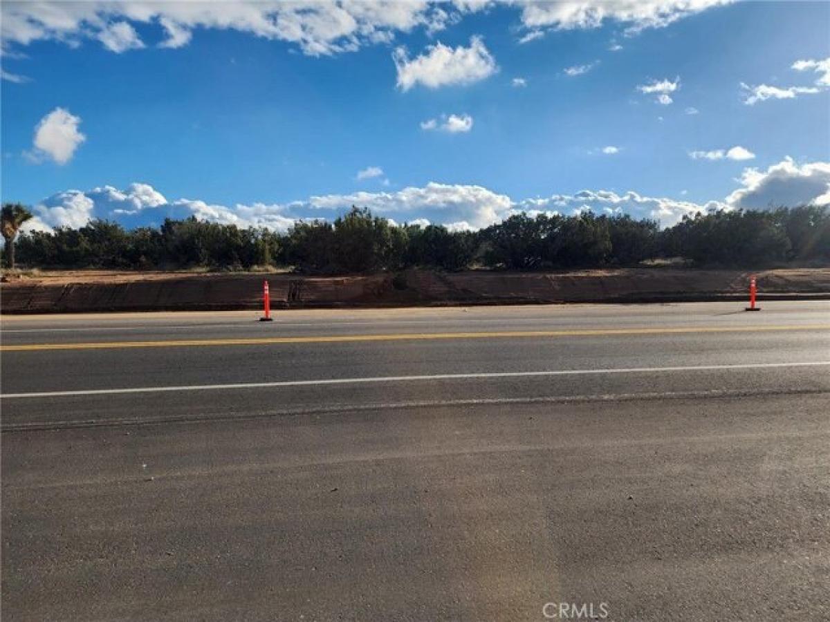 Picture of Residential Land For Sale in Oak Hills, California, United States